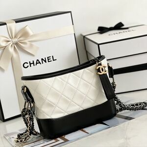 <AUTHENTIC>Chanel Gabrielle Small HoboBag in White